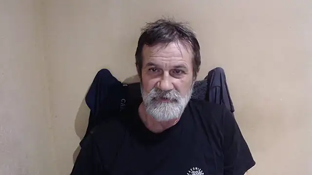 AlexNudo online show from 10.18.25