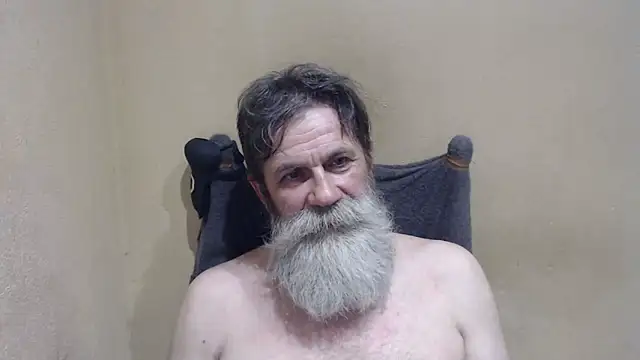 Snapshot of AlexNudo chatting on 06.19.26 AlexNudo online show from 06.19.26