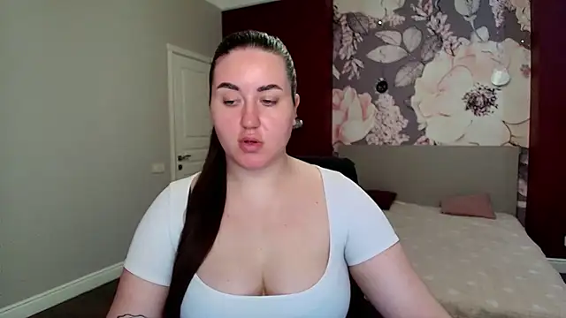 Roxie Bradley online show from 04.17.26