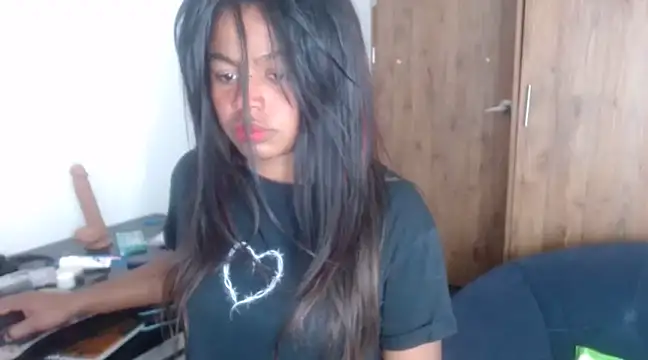 Snapshot of charlott7 chatting on 12.20.24 charlott7 online show from 12.20.24