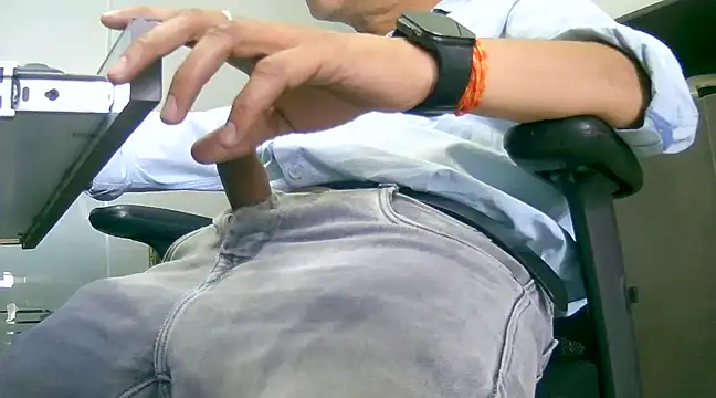 Snapshot of kavipanty chatting on 03.20.25 kavipanty online show from 03.20.25