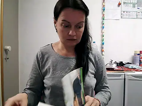 LoveNBloom online show from 01.08.25