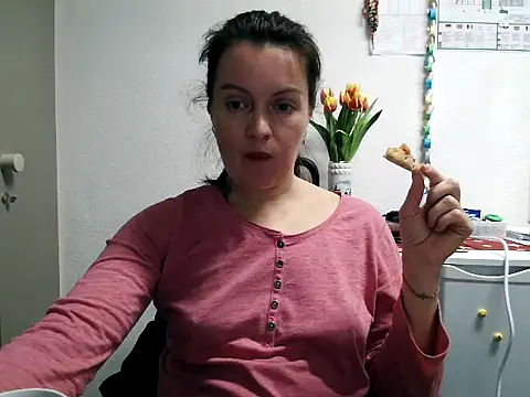 LoveNBloom online show from 02.06.25