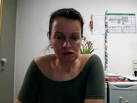 LoveNBloom online show from 02.16.25