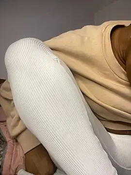  yisela  online show from 02.04.26