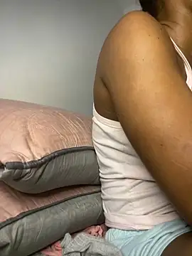  yisela  online show from 02.07.26