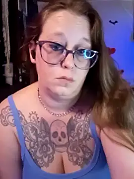 Snapshot of edgexchaos chatting on 02.16.26 edgexchaos online show from 02.16.26