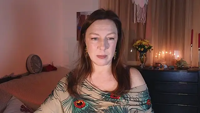 vanessawis  online show from 12.15.25