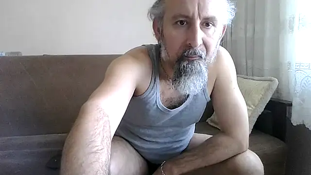 Snapshot of BuckWessle chatting on 05.25.26 BuckWessle online show from 05.25.26