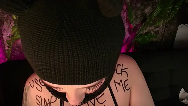 Laura takint online show from 12.20.24