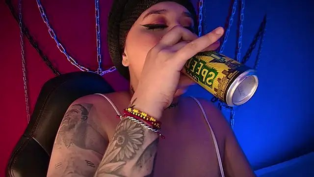 Laura takint online show from 12.31.24