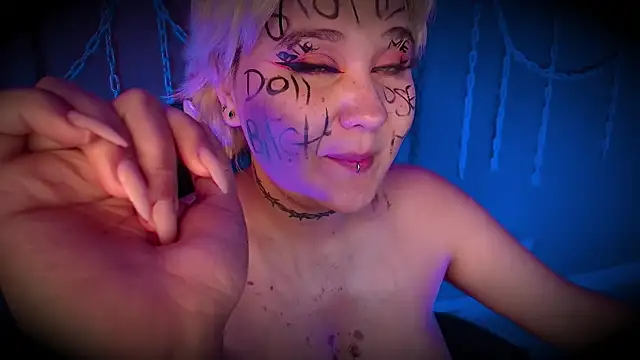 Laura takint online show from 02.28.25