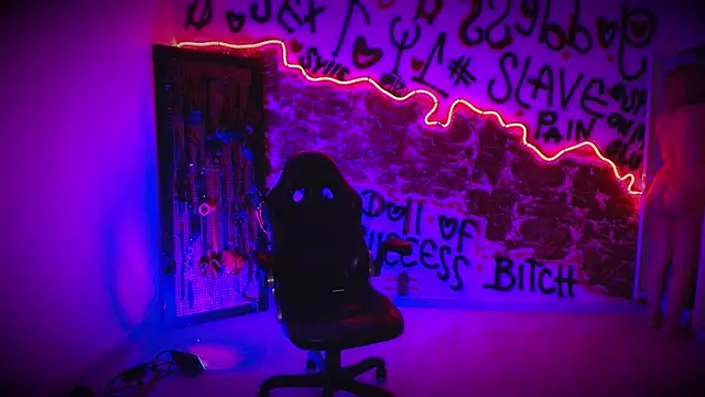 Laura takint online show from 09.09.25