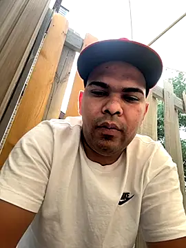 Snapshot of marhi32 chatting on 09.14.25 marhi32 online show from 09.14.25