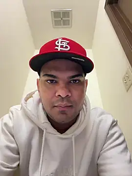 Snapshot of marhi32 chatting on 11.02.25 marhi32 online show from 11.02.25