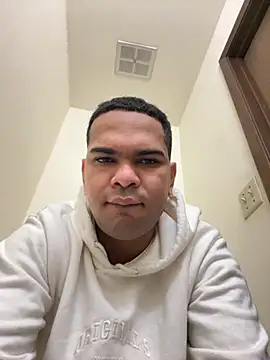 Snapshot of marhi32 chatting on 11.26.25 marhi32 online show from 11.26.25