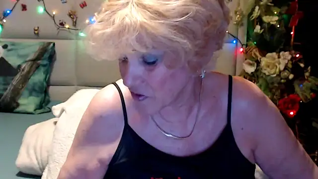 Snapshot of HappyWomanOn chatting on 06.03.26 HappyWomanOn online show from 06.03.26