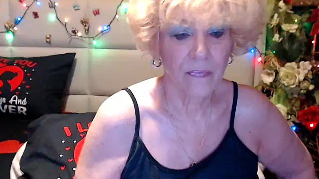 Snapshot of HappyWomanOn chatting on 06.13.26 HappyWomanOn online show from 06.13.26
