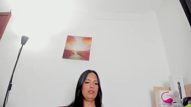 nia  white online show from 04.07.26