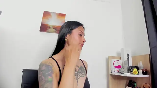 nia  white online show from 05.25.26