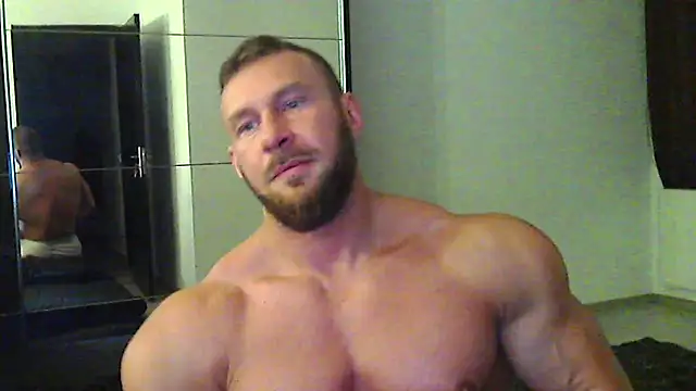 Snapshot of muscularkevin chatting on 05.23.26 muscularkevin online show from 05.23.26