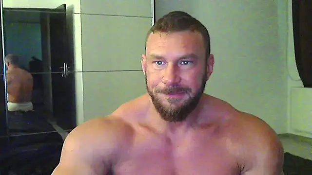 Snapshot of muscularkevin chatting on 05.28.26 muscularkevin online show from 05.28.26