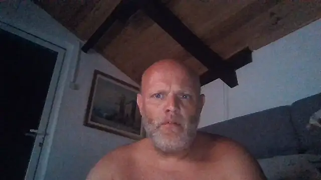 Snapshot of davigochi77bcn chatting on 07.28.26 davigochi77bcn online show from 07.28.26