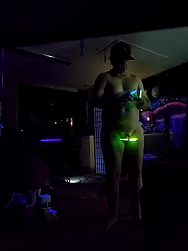 Hotredheadandtoungelasher online show from 11.21.25