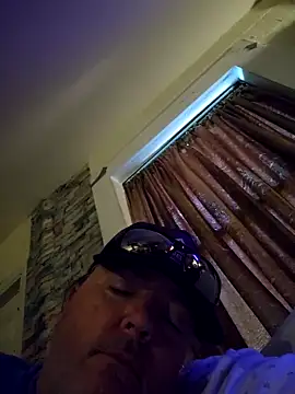 Hotredheadandtoungelasher online show from 04.23.26