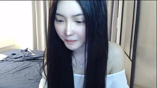 Snapshot of TBgril chatting on 06.27.26 TBgril online show from 06.27.26