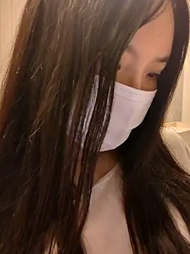 Snapshot of TBgril chatting on 07.15.26 TBgril online show from 07.15.26