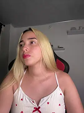 Irisweet  online show from 02.23.25