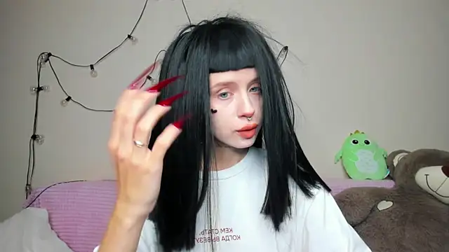 FlowerOfSin2001 online show from 09.20.25