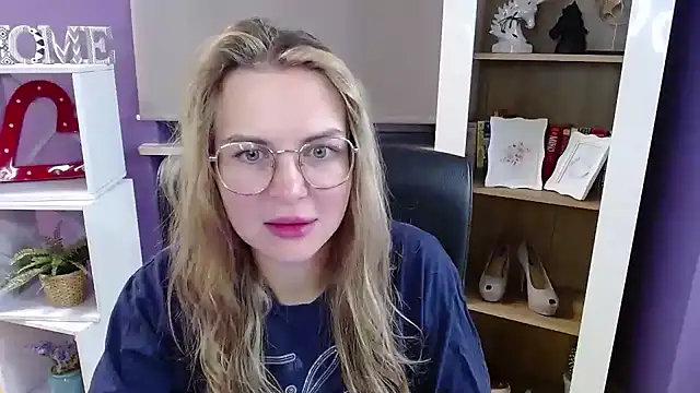 Zoey Erotic online show from 10.29.25