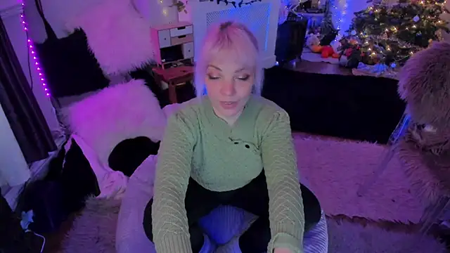 AliceW0lf online show from 12.18.25