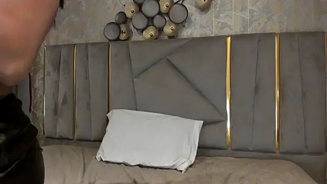 Sariitaa  online show from 12.16.25