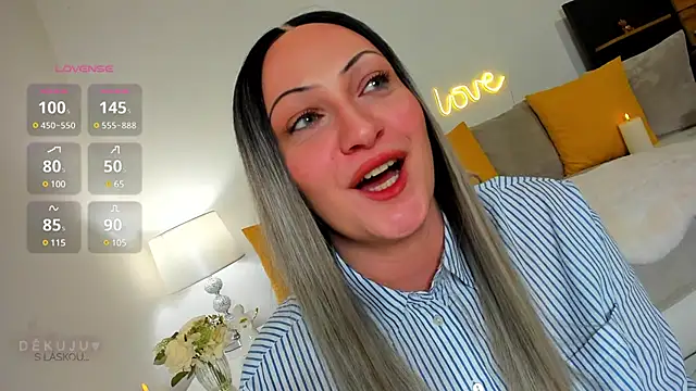 Snapshot of KVerunce chatting on 02.03.25 KVerunce online show from 02.03.25