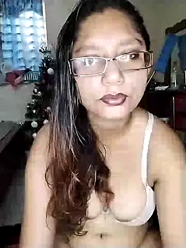 Snapshot of Sivanija_21 chatting on 12.31.24 Sivanija 21 online show from 12.31.24