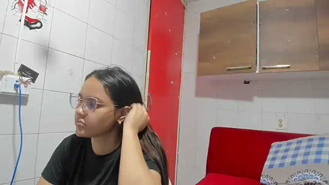Snapshot of CAMILA--REY chatting on 01.07.25 CAMILA--REY online show from 01.07.25