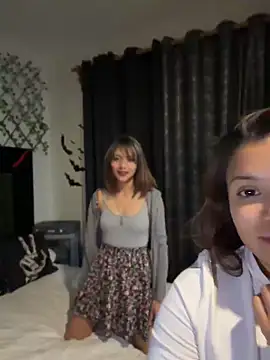 Snapshot of 3littleschoolteens chatting on 06.18.26 3littleschoolteens online show from 06.18.26