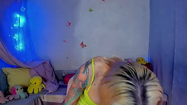 LickLizzy online show from 11.24.25