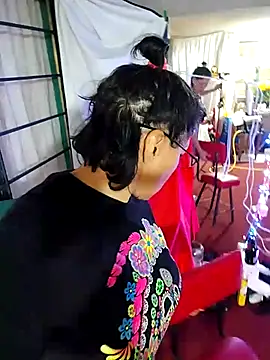 Snapshot of LaInsaciableIntensa chatting on 10.26.25 LaInsaciableIntensa online show from 10.26.25