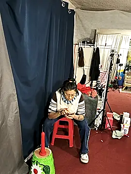 Snapshot of LaInsaciableIntensa chatting on 11.02.25 LaInsaciableIntensa online show from 11.02.25