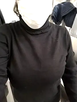 Snapshot of LaInsaciableIntensa chatting on 12.05.25 LaInsaciableIntensa online show from 12.05.25