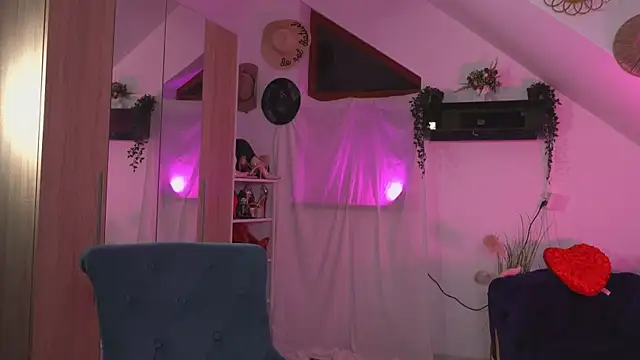 Snapshot of Amaliamour chatting on 10.04.25 Amaliamour online show from 10.04.25