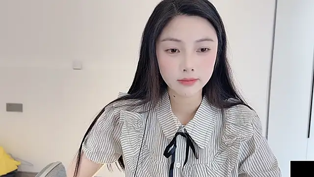 Snapshot of HaagenDazs_ chatting on 02.19.25 HaagenDazs  online show from 02.19.25