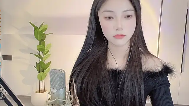Snapshot of HaagenDazs_ chatting on 02.23.25 HaagenDazs  online show from 02.23.25