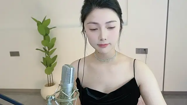 Snapshot of HaagenDazs_ chatting on 02.27.25 HaagenDazs  online show from 02.27.25