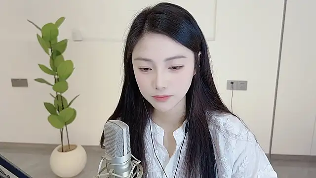 Snapshot of HaagenDazs_ chatting on 03.07.25 HaagenDazs  online show from 03.07.25