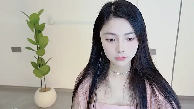 Snapshot of HaagenDazs_ chatting on 03.08.25 HaagenDazs  online show from 03.08.25